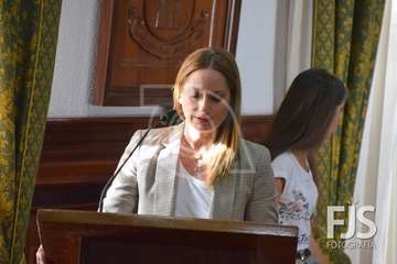 Telde guarda un minuto de silencio por las víctimas de violencia de género y aprueba dos manifiestos (Foto TA Y Francisco Javier Santana)